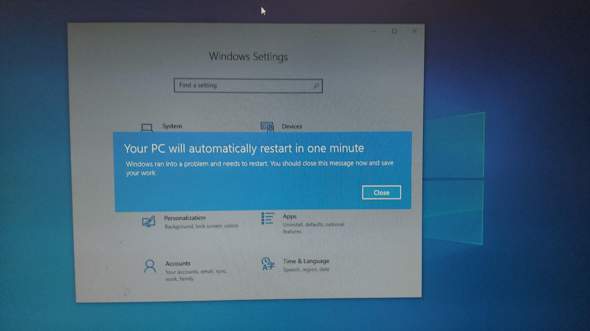 Warum startet Windows 10 von selbst neu?