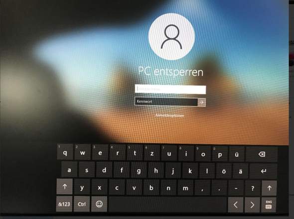 Windows 10 komischer Login Bildschirm?