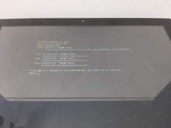 EFI Shell startet anstatt Windows 10?