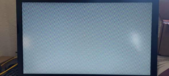Windows 10 beim Start buntes Bild?