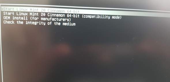 Linux Installation schwarzer Bildschirm?