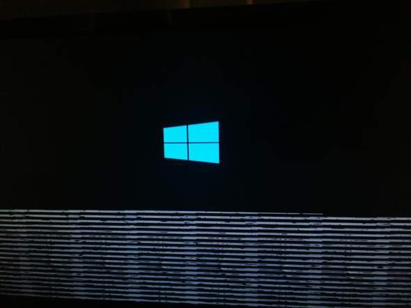 Windows 10 Installation hängt mit weißen Balken?