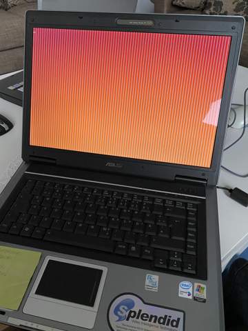 Laptop bootet noch von Stick?