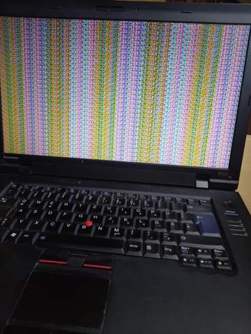 Welche Tastenkombination um ins terminal zu gelangen wärend der PC hängt?