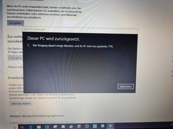 Windows hängt beim Zurücksetzen bei 77%?