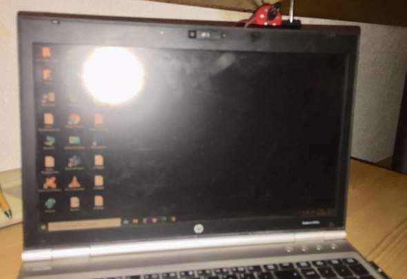 Windows Desktop Hintergrund plötzlich Schwarz?