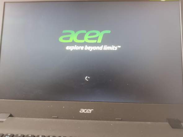 Laptop startet nach zurücksetzen immer wieder neu?