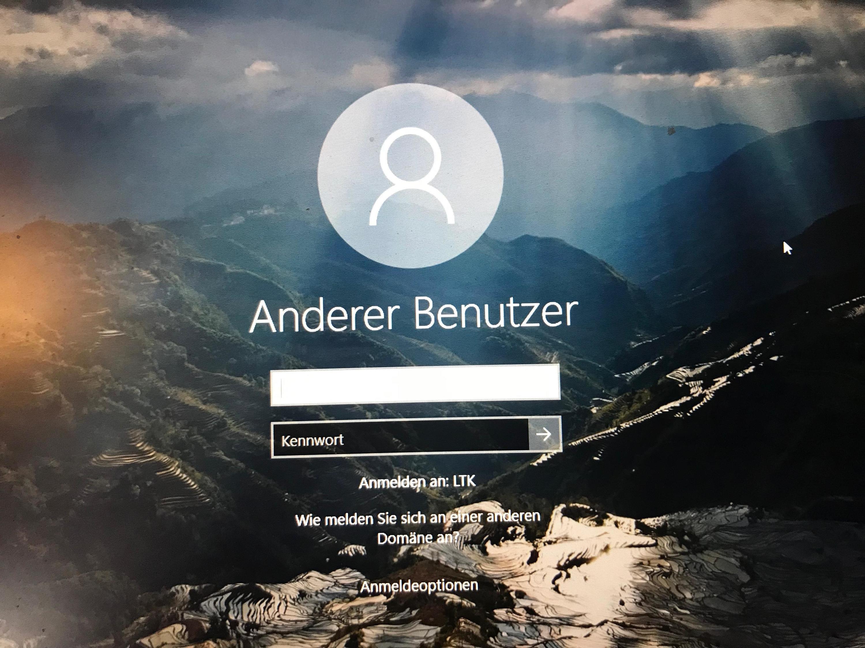 Anmeldeinformationen bei zwei Benutzern