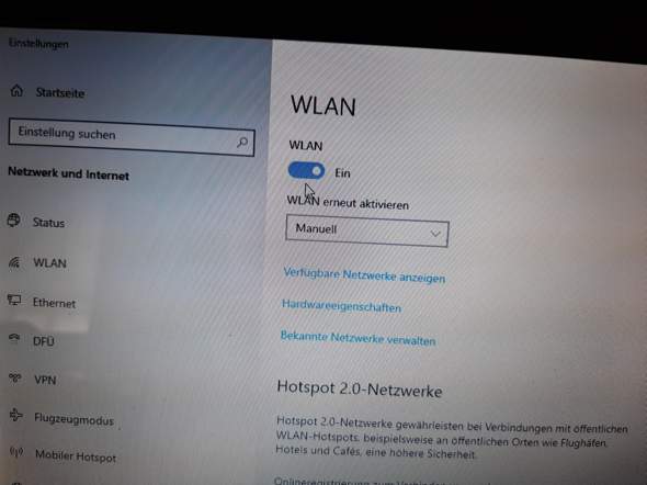 Wie geht das W-Lan auf Windows 10 an?