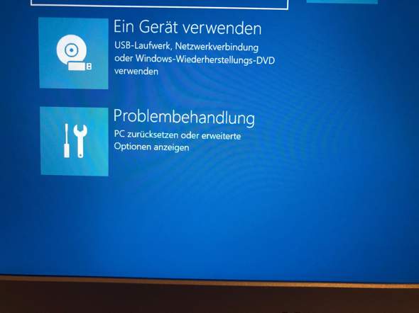 Windows 10 Laptop lässt sich nicht komplett löschen?