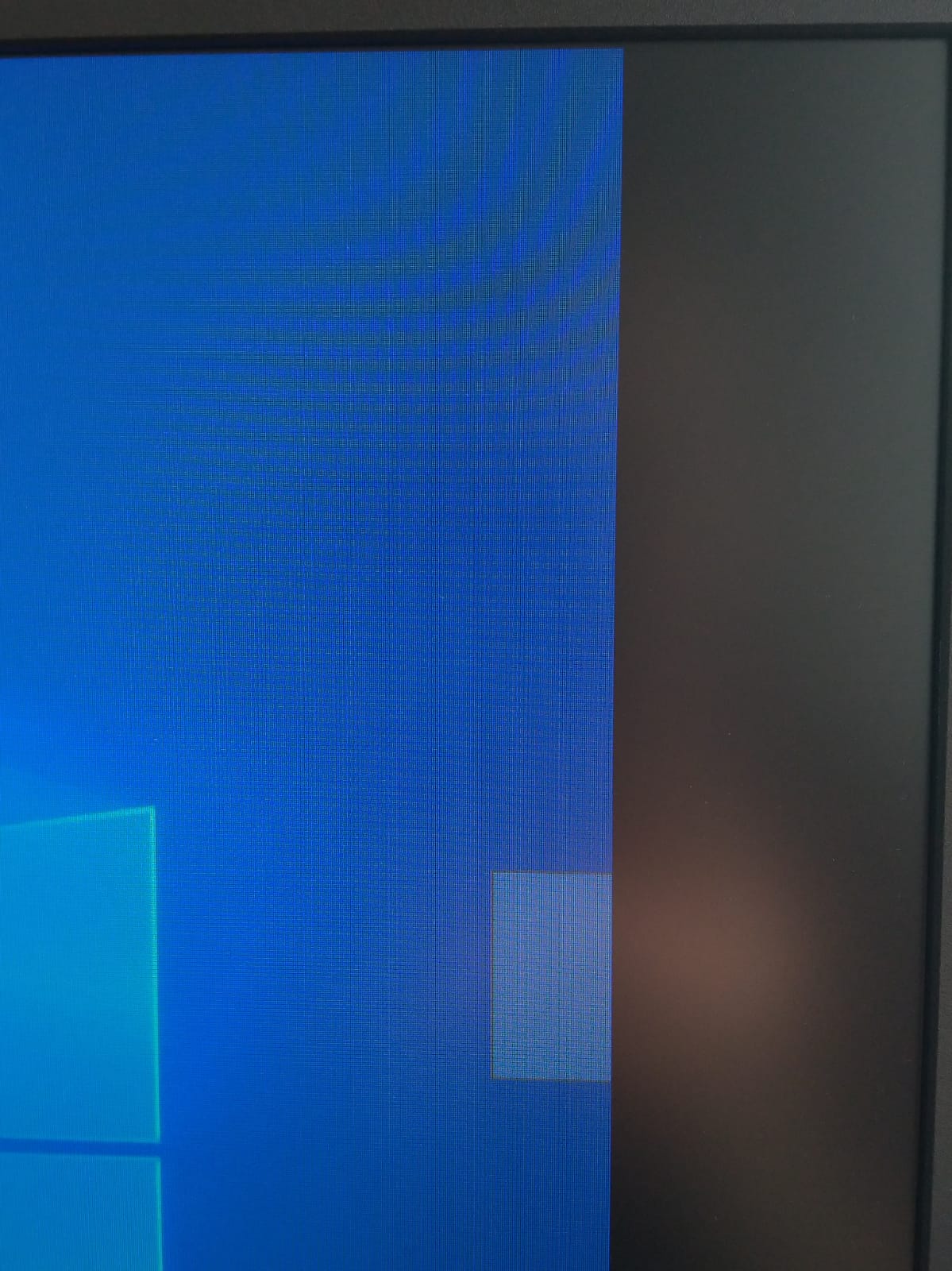 Static phantom / ghost touch / point on Surface pro 4 on display boarder