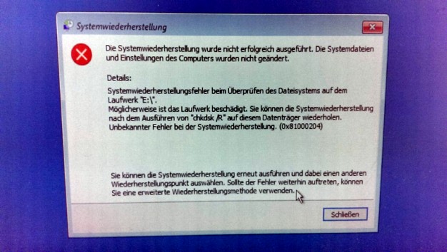 Desktop leer, Taskleiste Sanduhr, Rechtsklick geht, Anmeldebildschirm geht, wlan geht,...