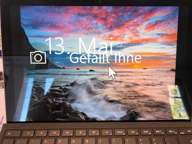 Surface pro 6 dummerweise die Auflösung auf 800 x 600 eingestellt - kann mich nicht mehr...
